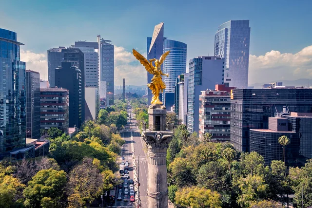 Angel of Independence in Mexico City skyline
